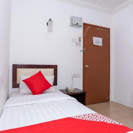 Super Oyo 1114 Neo Pegasus Hotel Segamat Extérieur photo