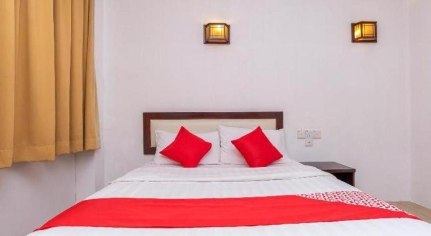 Super Oyo 1114 Neo Pegasus Hotel Segamat Extérieur photo